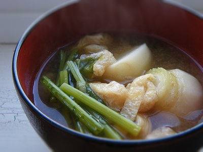かぶと油揚げのみそ汁