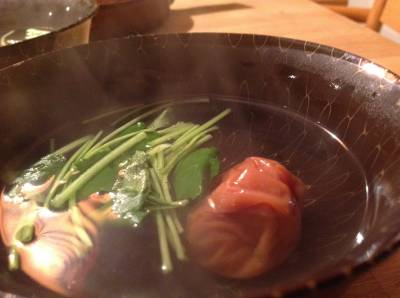 梅干しとみつばのすまし汁