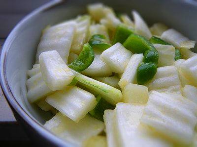 白菜の軸のサラダ