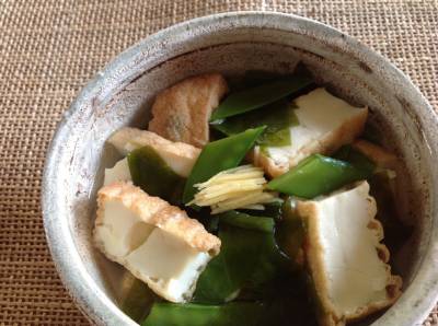 絹さやとわかめ、厚揚げの煮びたし