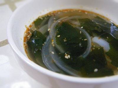 新たまねぎとわかめのスープ