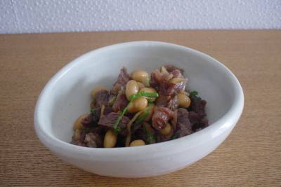 大豆と牛すじの甘辛煮