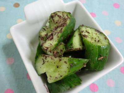 きゅうりの赤じそあえ