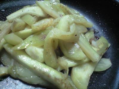 なすのシンプル塩炒め