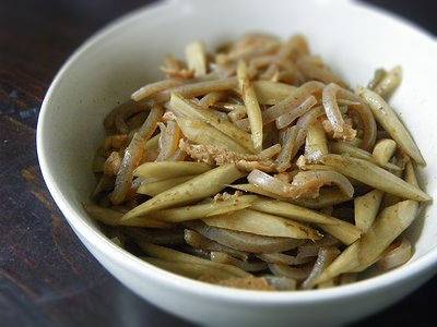 ごぼうと糸こんにゃくの炒め煮