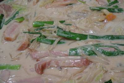 ピリ辛にんにくラーメン鍋