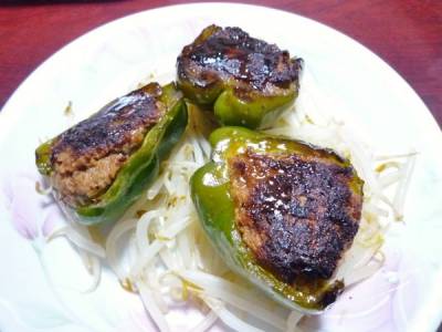ピーマンの肉詰めオイスターソース味