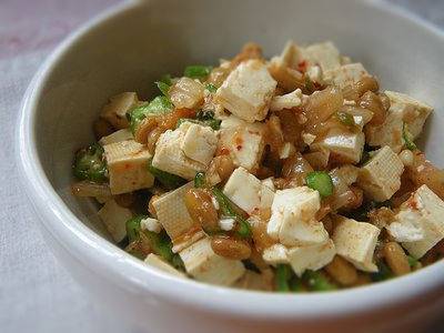 キムチ納豆とオクラの冷ややっこ