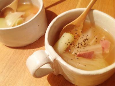 白菜とハムのスープ