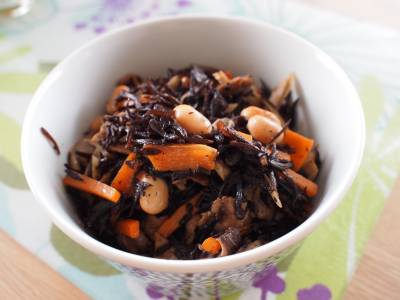 ひじきと豚バラ肉の煮物