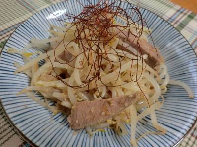 ゆで豚ともやしのごまソースあえ