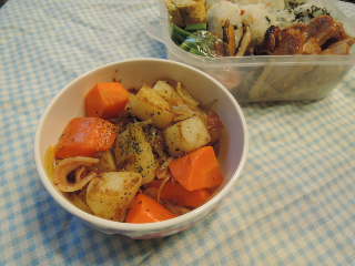 じゃがいもとにんじんのベーコン炒め