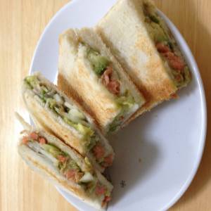 アボカド＆塩ざけサンド