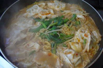 ピリ辛ギョーザ鍋