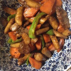 牛肉とごぼうのバターしょうゆ炒め