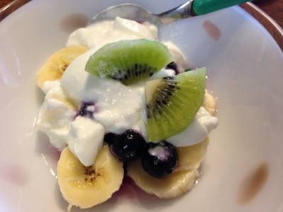 果物のサラダ ヨーグルトソース