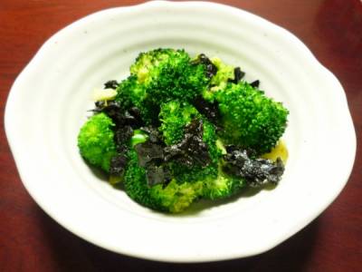 ブロッコリの塩のり炒め