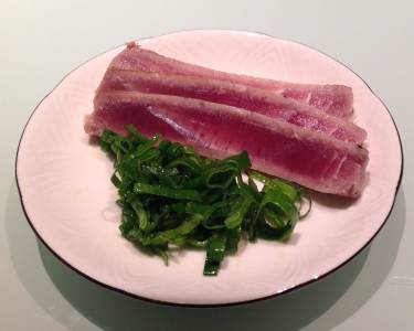 まぐろのレアステーキ