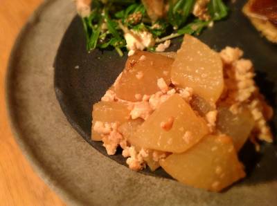焼き大根と鶏ひき肉の炊いたん