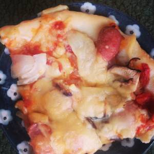 こねこねナポリタンピザ