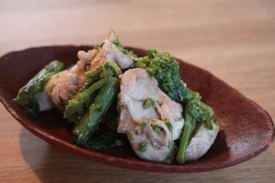 蒸し鶏と菜の花のあえ物