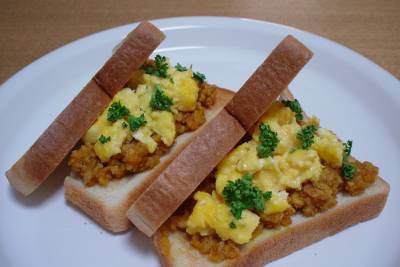 にんじんすりすりそぼろ丼