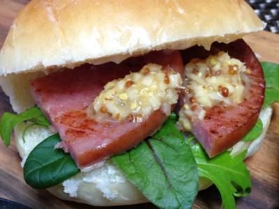 ハムステーキのはちみつしょうがソース