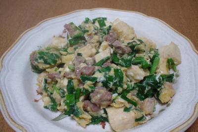 ひき肉と豆腐のにら炒め