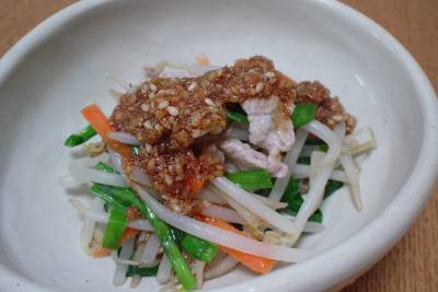 豚肉とにらのごまざんしょうあえ
