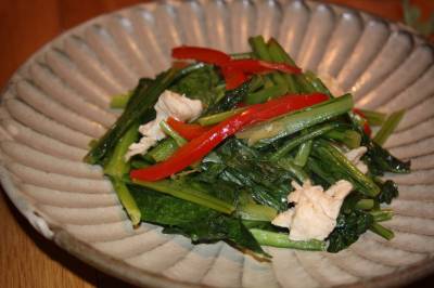 小松菜と鶏肉の塩炒(いた)め