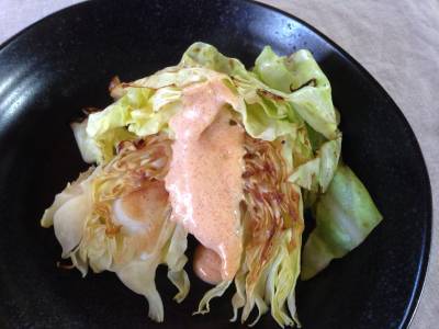 グリルキャベツの明太チーズソース