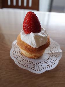 いちごのカップケーキ