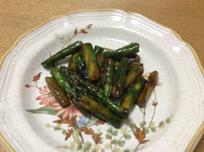 アスパラガスのオイスターソース炒（いた）め