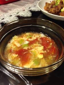 そら豆とトマトの玉子とじ