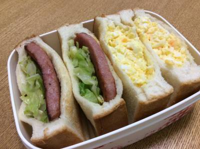 キャベツとランチョンミートのサンドイッチ