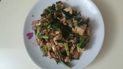 ひき肉と豆腐のにら炒め