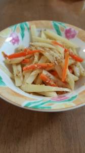 じゃがいもとにんじんのごま酢あえ