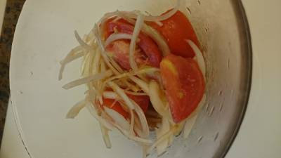 新たまねぎとトマトのサラダ