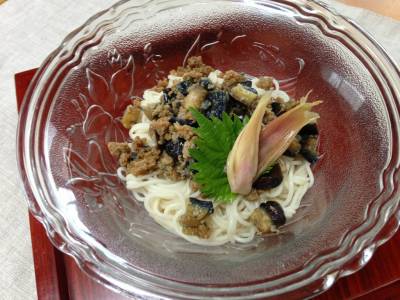 なすそぼろそうめん