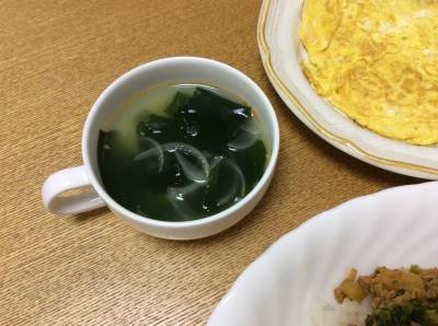 新たまねぎとわかめのスープ