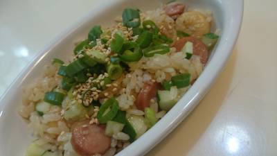 ソーセージのレンジチャーハン