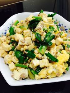 ひき肉と豆腐のにら炒め