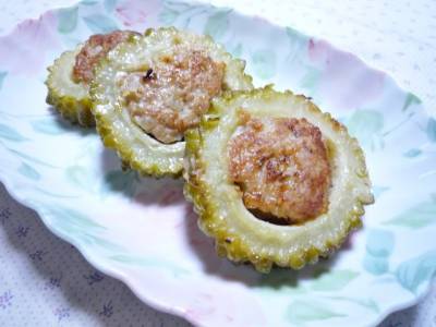 ゴーヤーの肉詰め焼き