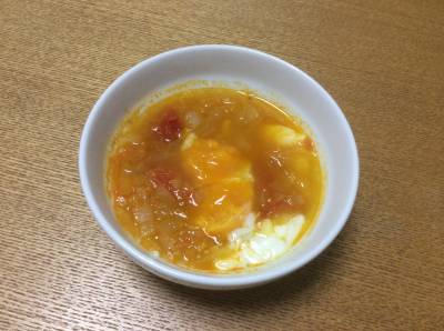 温たま入りキャベツとトマトのスープ