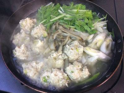 ヒラヒラごぼうと鶏だんごのあっさりなべ