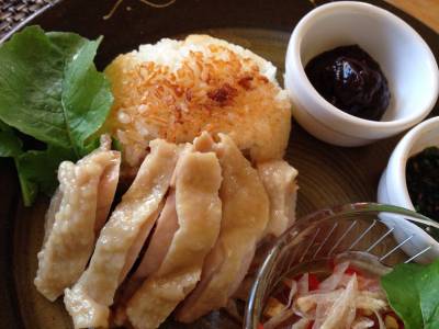蒸し鶏のエスニックライス