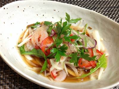 春雨とえびのエスニック風