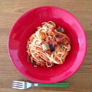 なすとトマトのパスタ