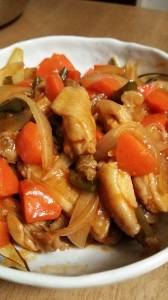 鶏手羽とピーマンの黒酢煮