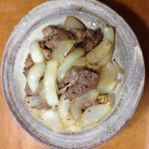 豚肉とたまねぎのにんにく炒め